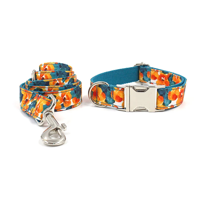 Tropische Blüte: Hundehalsband mit Hawaii-Blumenmuster